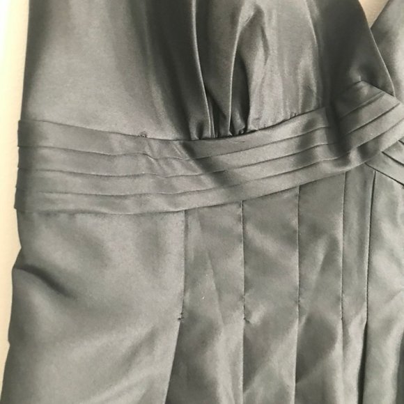 Perfect LBD - Picture 3 of 5